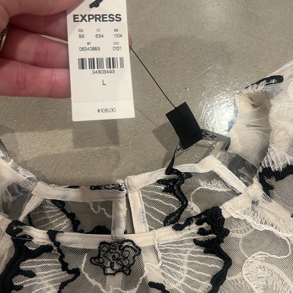 Express lace blouse - Picture 2 of 6